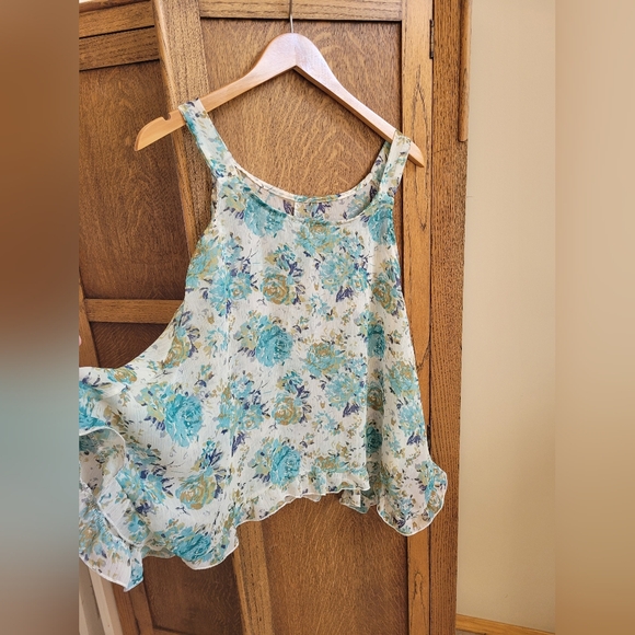 Sheer floral tank top - Picture 2 of 4